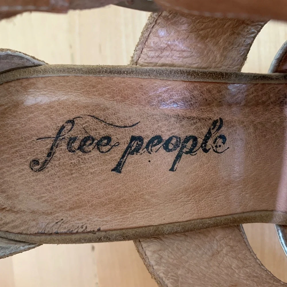 Last Chance👀 Free People Tan Leather Wedge 2.5in Heels Size 6.5